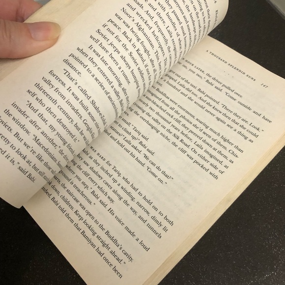 🧡 3/$12 A Thousand Splendid Suns - Picture 11 of 11